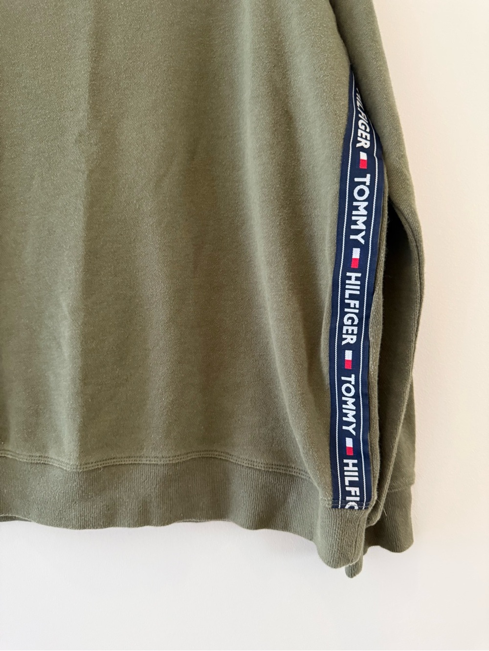 Tommy Hilfiger Olive Green Logo Tape Crewneck Sweatshirt Size M - Picture 3 of 7